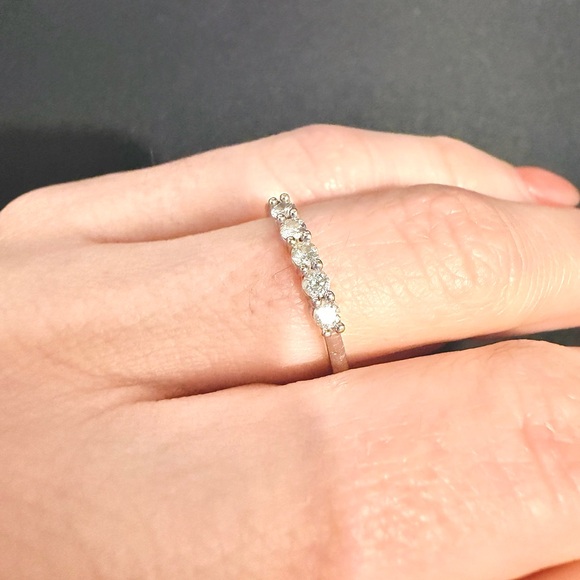 14k white gold 1/2k diamond Ring - Picture 5 of 10